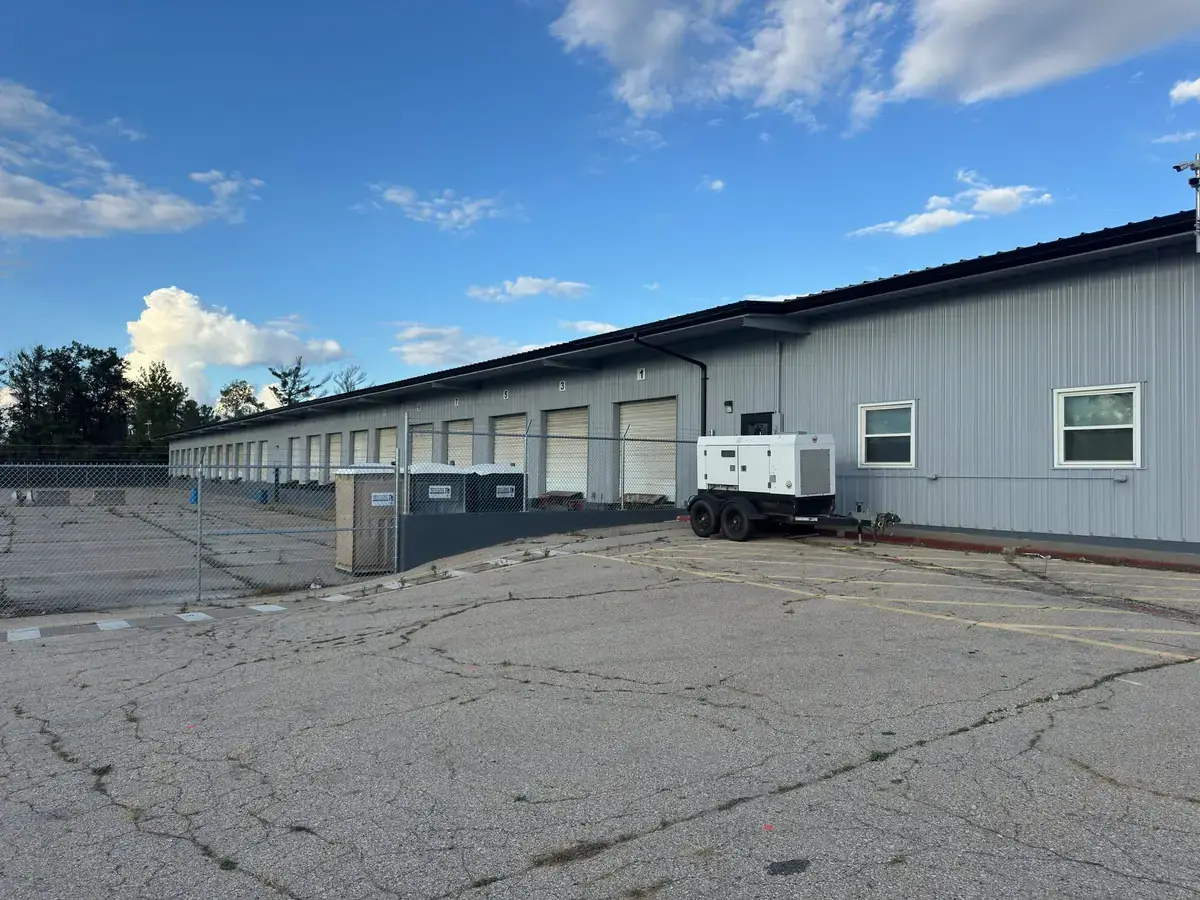 Warehouse perimeter fencing